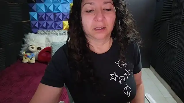 Snapshot of katifoxx chatting on 11.23.25 katifoxx online show from 11.23.25