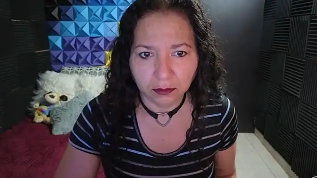 Snapshot of katifoxx chatting on 11.24.25 katifoxx online show from 11.24.25