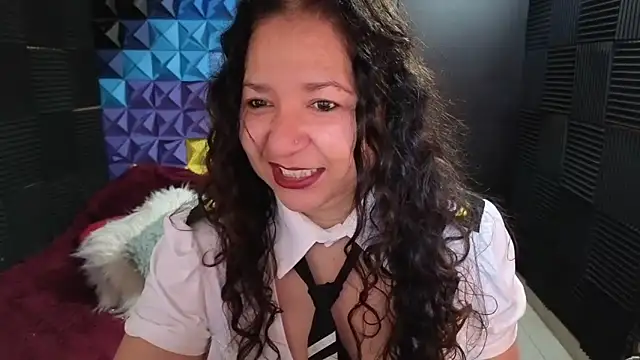 Snapshot of katifoxx chatting on 12.01.25 katifoxx online show from 12.01.25