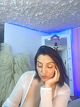 Snapshot of zullyxhot chatting on 11.20.25 zullyxhot online show from 11.20.25