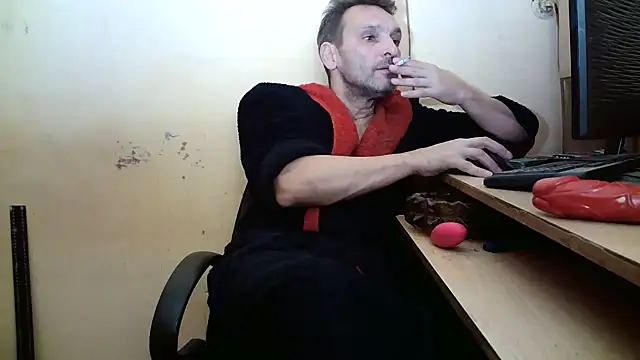 Snapshot of dundyFocus chatting on 10.16.25 dundyFocus online show from 10.16.25