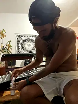 PuroMosh19 online show from 11.03.25