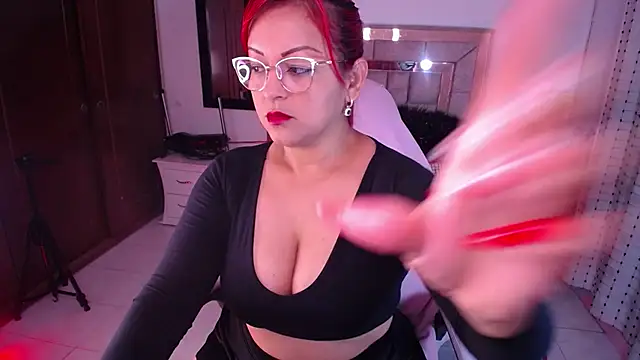 salomecastro  online show from 02.07.25