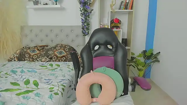 Snapshot of Gaby_ortis chatting on 12.16.24 Gaby ortis online show from 12.16.24