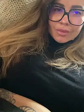 Etwas neugierig online show from 12.24.24