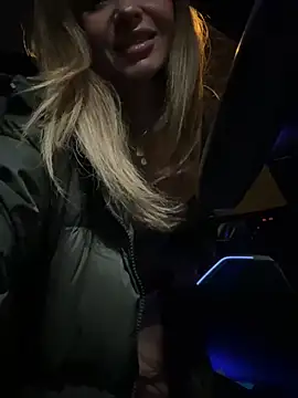 Etwas neugierig online show from 03.16.25