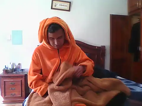 Alejo202y7637 online show from 04.14.26
