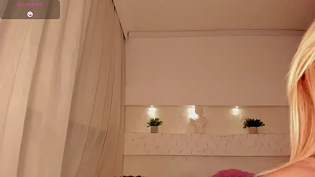 AshleyRoys online show from 03.15.25