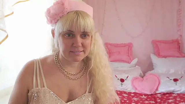 SunnySylvia online show from 02.09.25