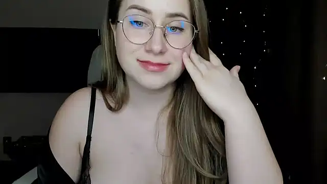 Snapshot of SeasonalSomeone chatting on 01.16.25 SeasonalSomeone online show from 01.16.25