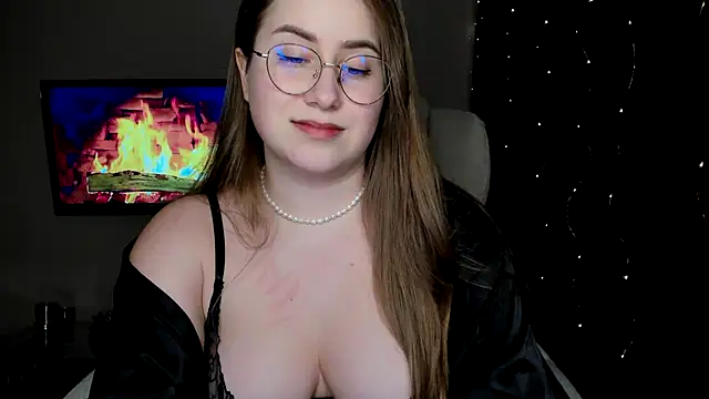 Snapshot of SeasonalSomeone chatting on 02.06.25 SeasonalSomeone online show from 02.06.25