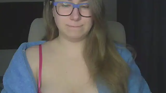 SeasonalSomeone online show from 03.25.26