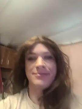 Snapshot of MaddyC6992 chatting on 10.08.25 MaddyC6992 online show from 10.08.25