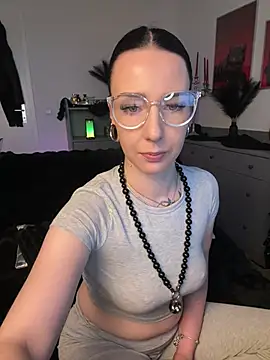 Trixie-Tainted online show from 02.10.26