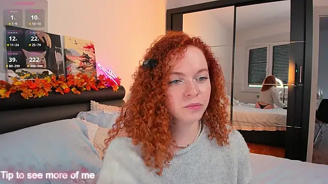 Snapshot of YammyPie chatting on 10.18.25 YammyPie online show from 10.18.25