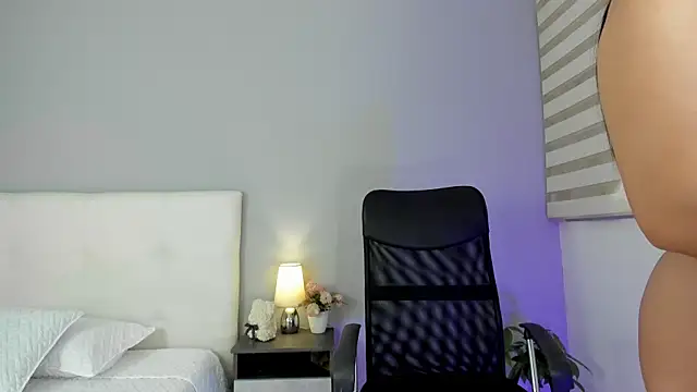 NataliaBuiles online show from 02.24.25