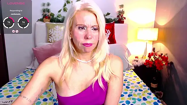 Snapshot of Luci_evans chatting on 12.19.24 Luci evans online show from 12.19.24