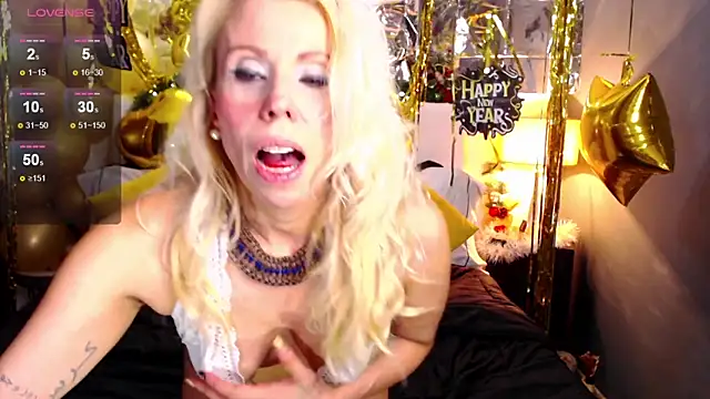 Snapshot of Luci_evans chatting on 01.08.25 Luci evans online show from 01.08.25