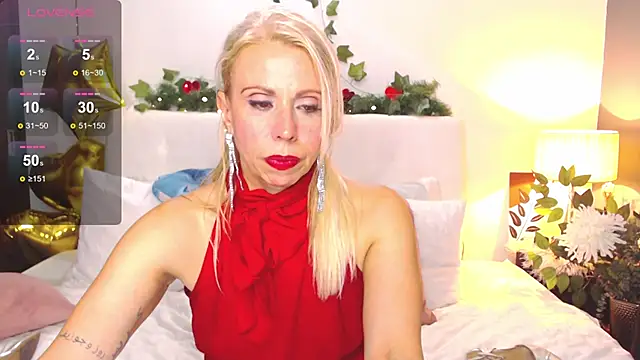 Snapshot of Luci_evans chatting on 03.07.25 Luci evans online show from 03.07.25