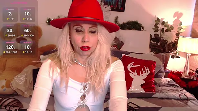 Snapshot of Luci_evans chatting on 11.23.25 Luci evans online show from 11.23.25