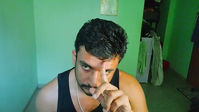 Snapshot of daringcutie chatting on 04.11.26 daringcutie online show from 04.11.26