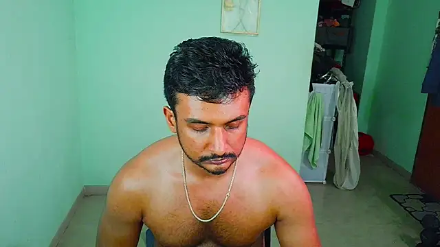 Snapshot of daringcutie chatting on 04.11.26 daringcutie online show from 04.11.26