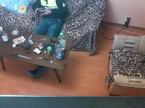 Snapshot of ZDRAVKICH chatting on 12.24.24 ZDRAVKICH online show from 12.24.24