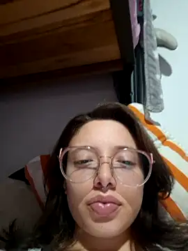 Snapshot of linda-schmidt chatting on 05.03.26 linda-schmidt online show from 05.03.26
