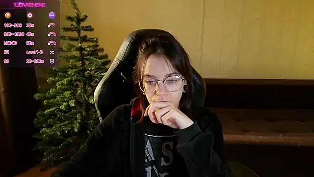 Snapshot of alyssa_sweet chatting on 12.09.24 alyssa sweet online show from 12.09.24