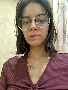 Snapshot of alyssa_sweet chatting on 12.12.24 alyssa sweet online show from 12.12.24