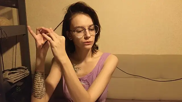 Snapshot of alyssa_sweet chatting on 12.15.24 alyssa sweet online show from 12.15.24