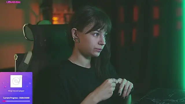 Snapshot of alyssa_sweet chatting on 10.13.25 alyssa sweet online show from 10.13.25