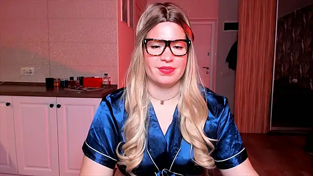 HotTiffani online show from 10.20.25