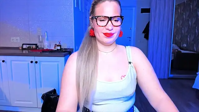 HotTiffani online show from 02.08.26