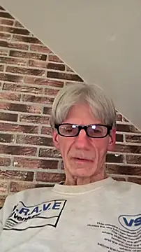 Snapshot of InMeinenMund chatting on 04.15.26 InMeinenMund online show from 04.15.26