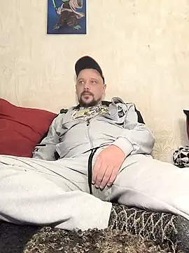 Snapshot of DanielOhCool chatting on 12.10.24 DanielOhCool online show from 12.10.24