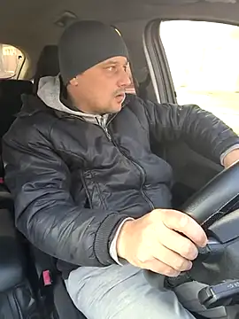 Snapshot of DanielOhCool chatting on 02.22.25 DanielOhCool online show from 02.22.25