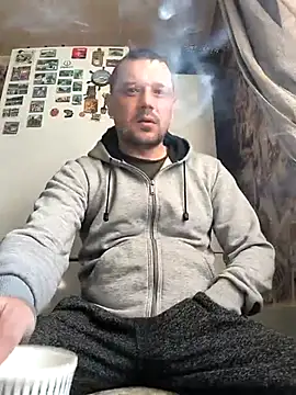 Snapshot of DanielOhCool chatting on 02.28.25 DanielOhCool online show from 02.28.25