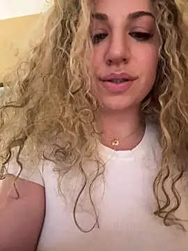 Snapshot of miamellycious chatting on 02.21.25 miamellycious online show from 02.21.25