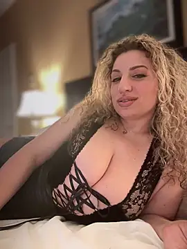 Snapshot of miamellycious chatting on 03.02.25 miamellycious online show from 03.02.25