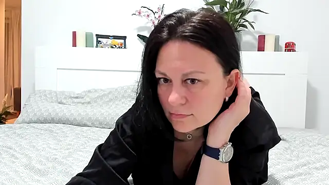 BritttanyBrix online show from 04.21.26