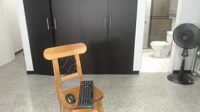 Snapshot of mijal_queen chatting on 02.28.25 mijal queen online show from 02.28.25