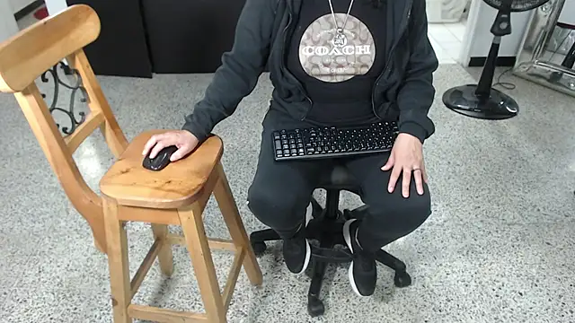 Snapshot of mijal_queen chatting on 03.06.25 mijal queen online show from 03.06.25