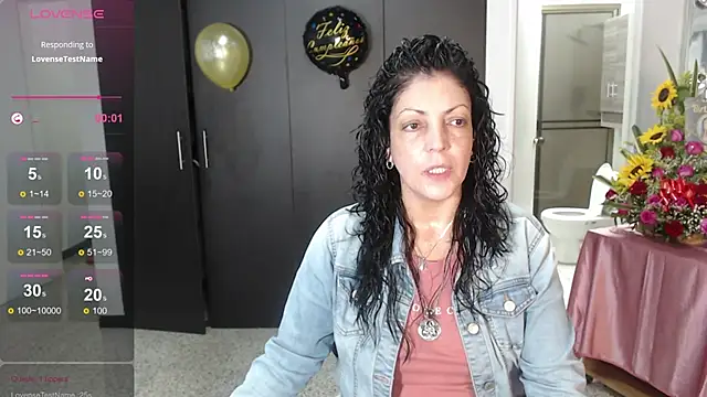 Snapshot of mijal_queen chatting on 03.08.25 mijal queen online show from 03.08.25