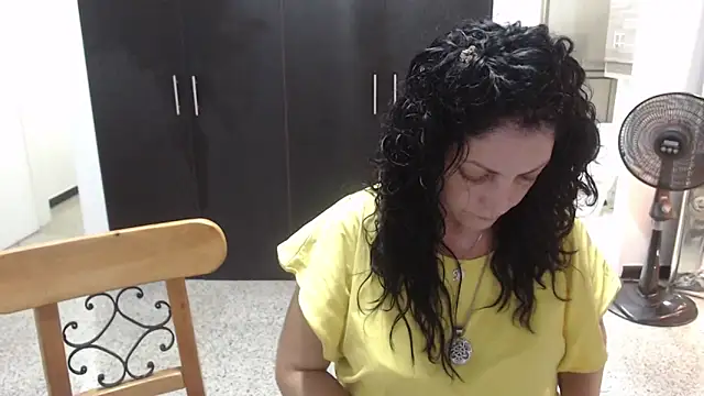 Snapshot of mijal_queen chatting on 03.21.25 mijal queen online show from 03.21.25