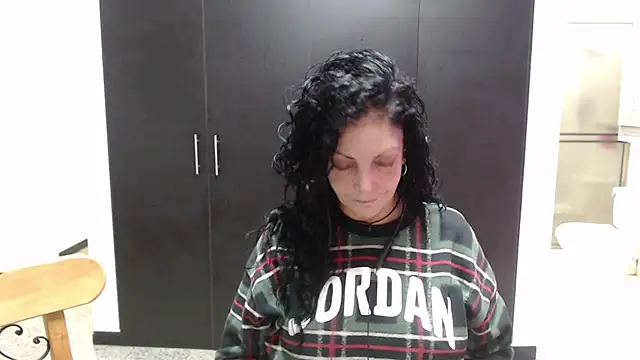 Snapshot of mijal_queen chatting on 10.17.25 mijal queen online show from 10.17.25