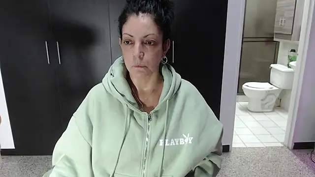 Snapshot of mijal_queen chatting on 11.13.25 mijal queen online show from 11.13.25