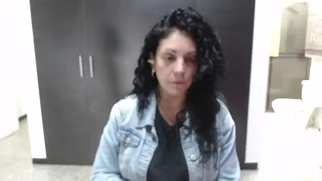 Snapshot of mijal_queen chatting on 11.21.25 mijal queen online show from 11.21.25