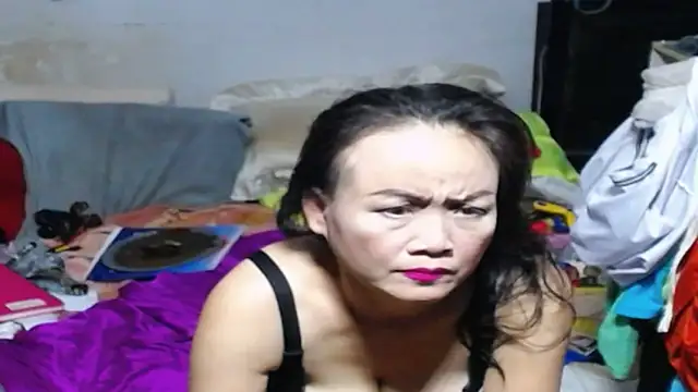 1CuteAndSexy69 online show from 10.31.25