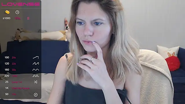 Snapshot of night_is_dark chatting on 12.20.24 night is dark online show from 12.20.24